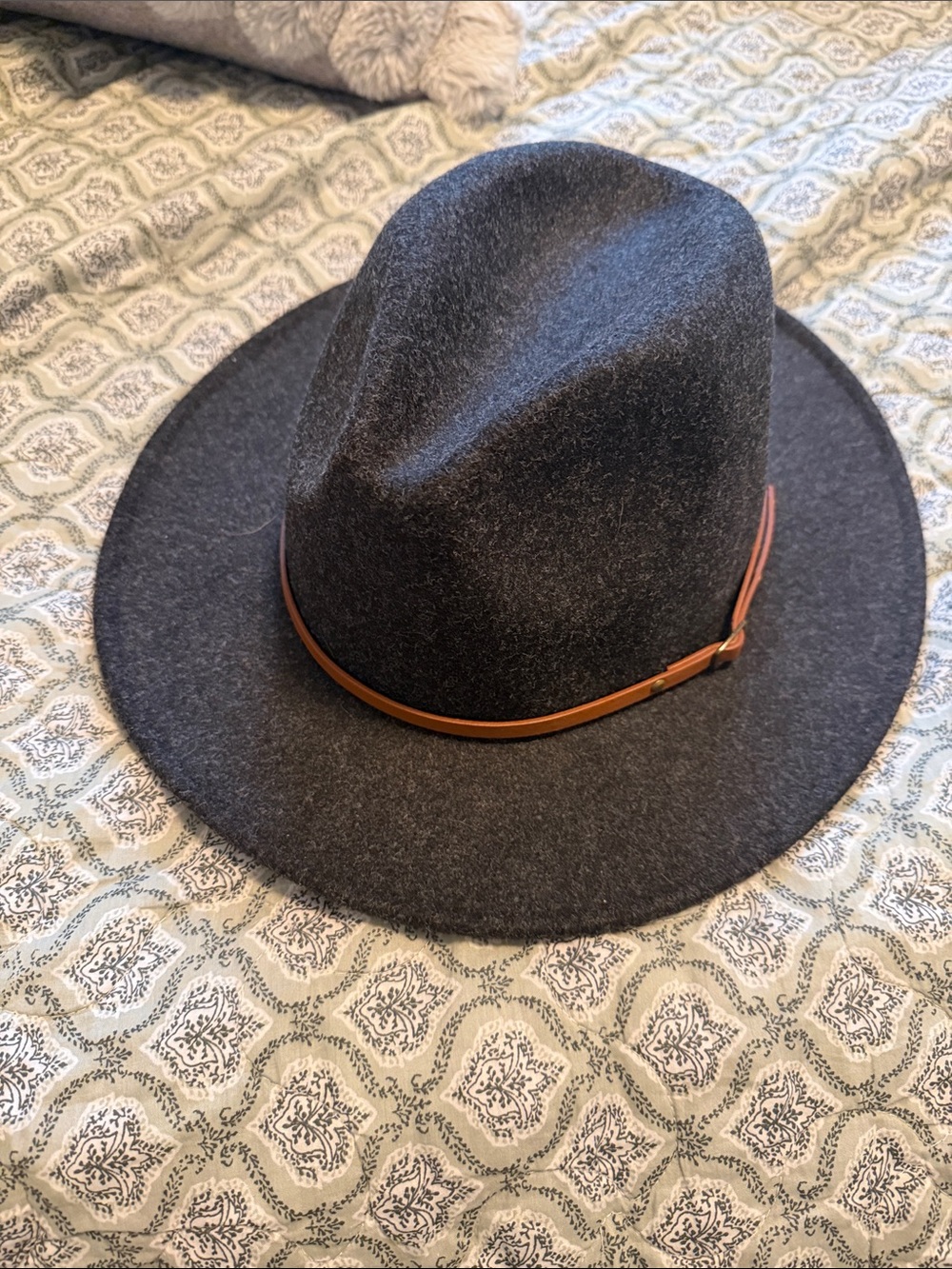 Lulu's Charcoal Gray Wool Felt Fedora with Tan Leather Band